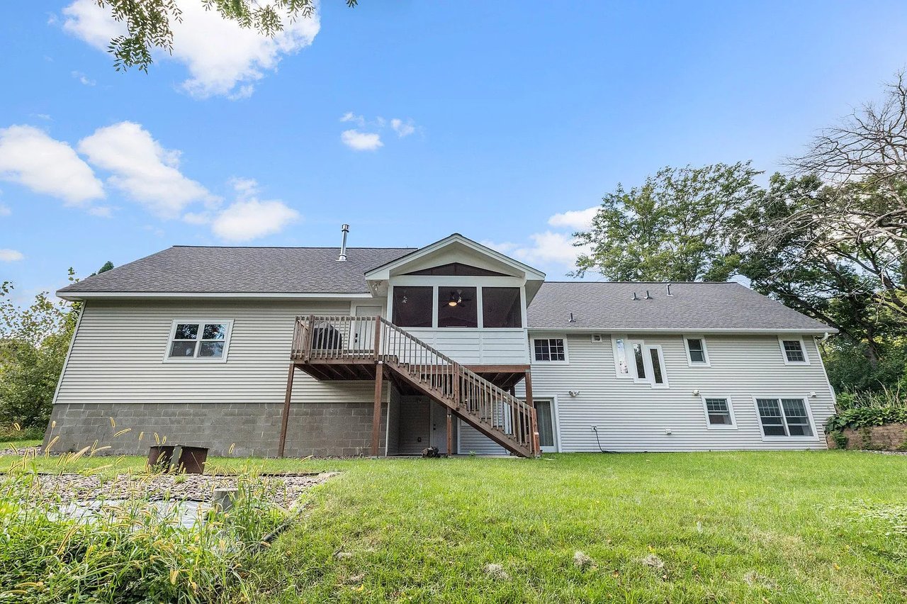 Updated Rambler in the Heart of Minnetonka