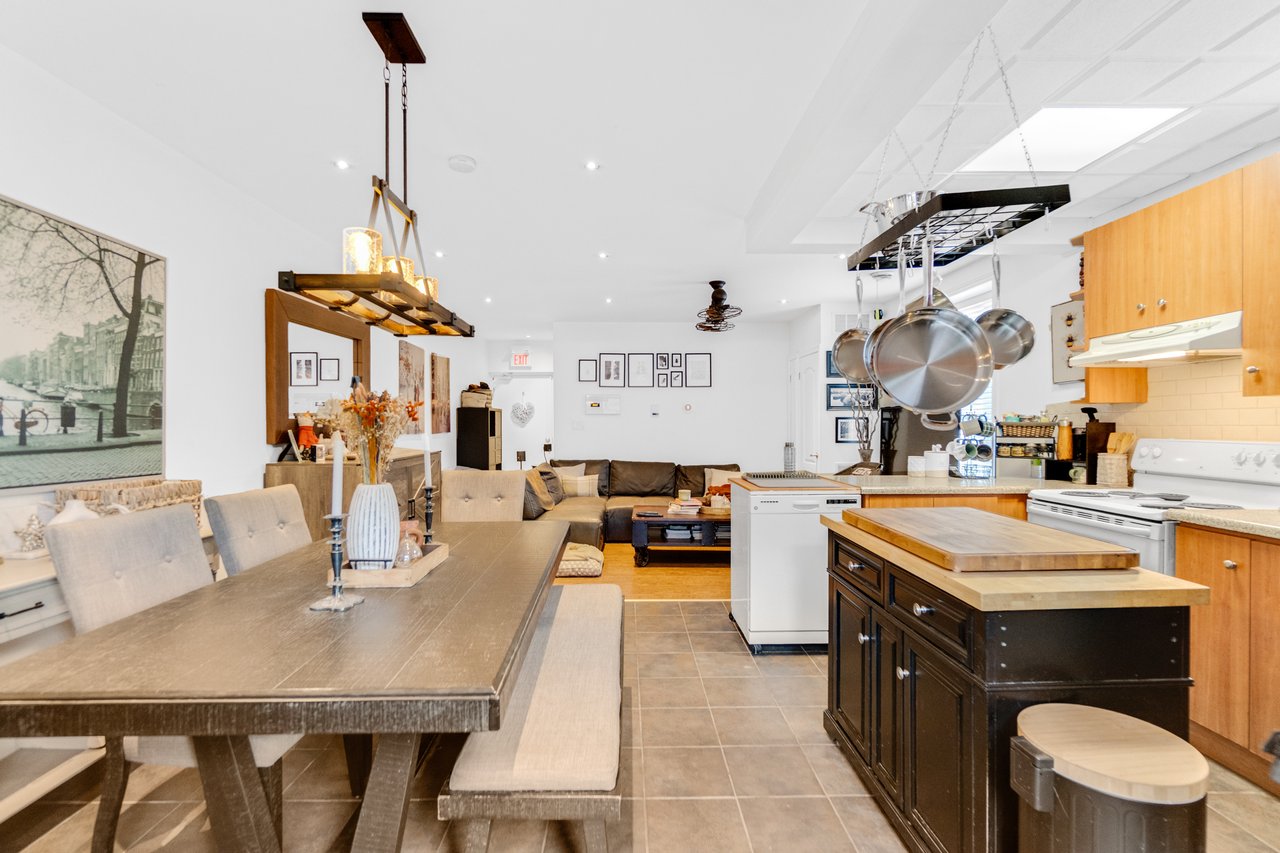 48 Mississauga Rd N 1