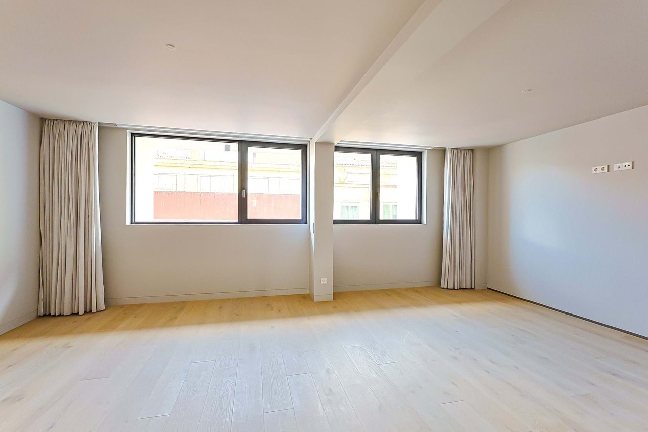 Stylish 2-Bedroom Apartment in the Heart of Lisbon with Exceptional Amenities