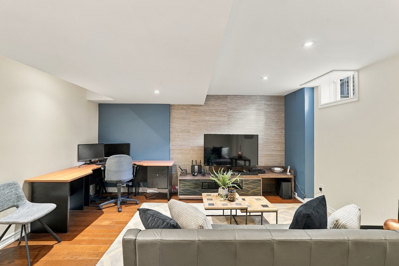 Family Living in the Heart of Lakeshore Woods