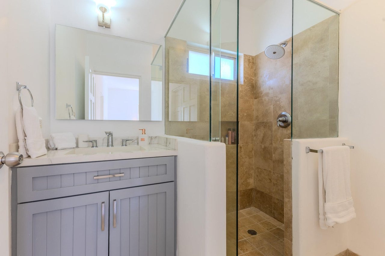 Ventanas - 22 Las Ballenas