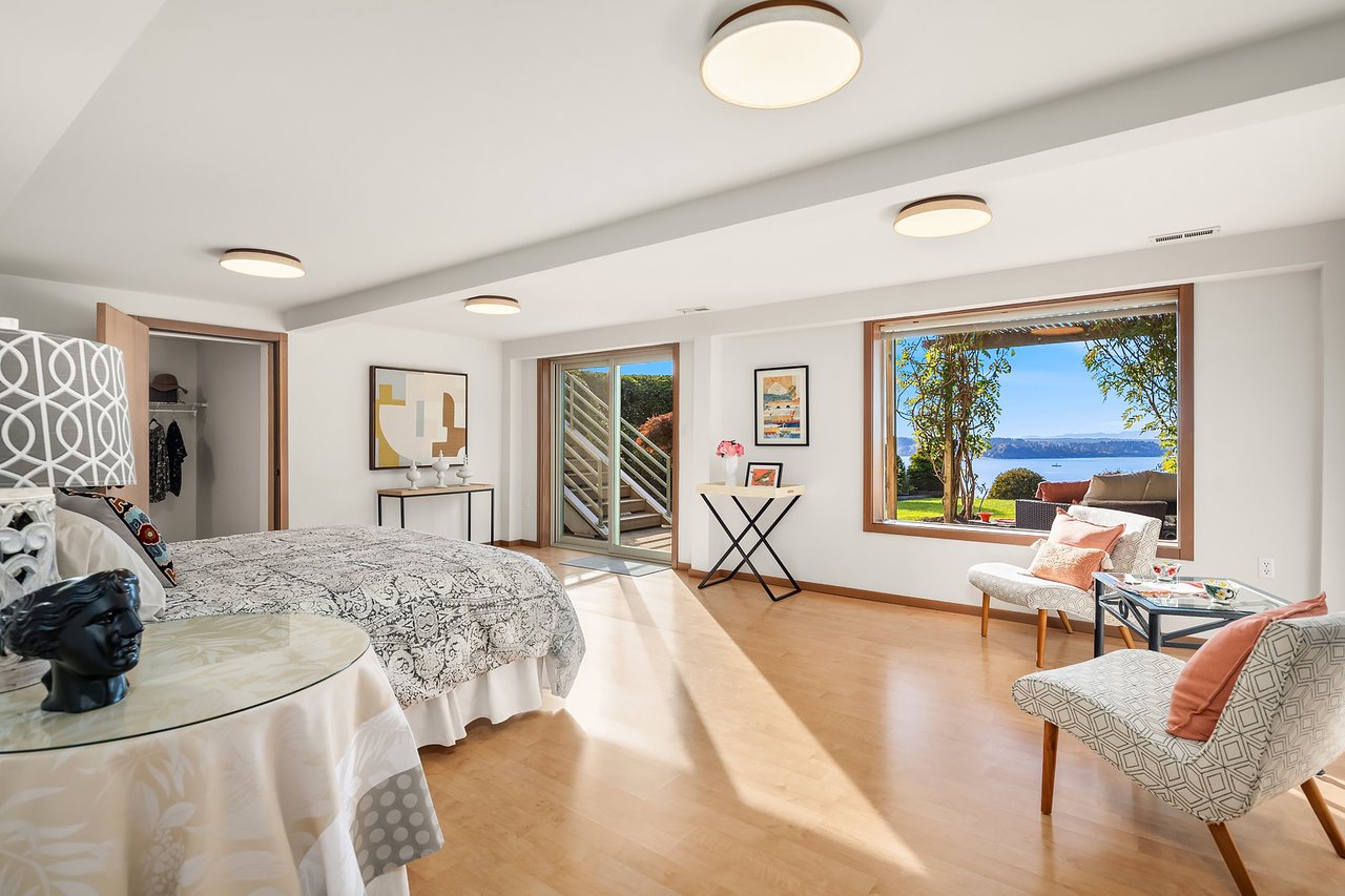 10245 Marine View Drive SW