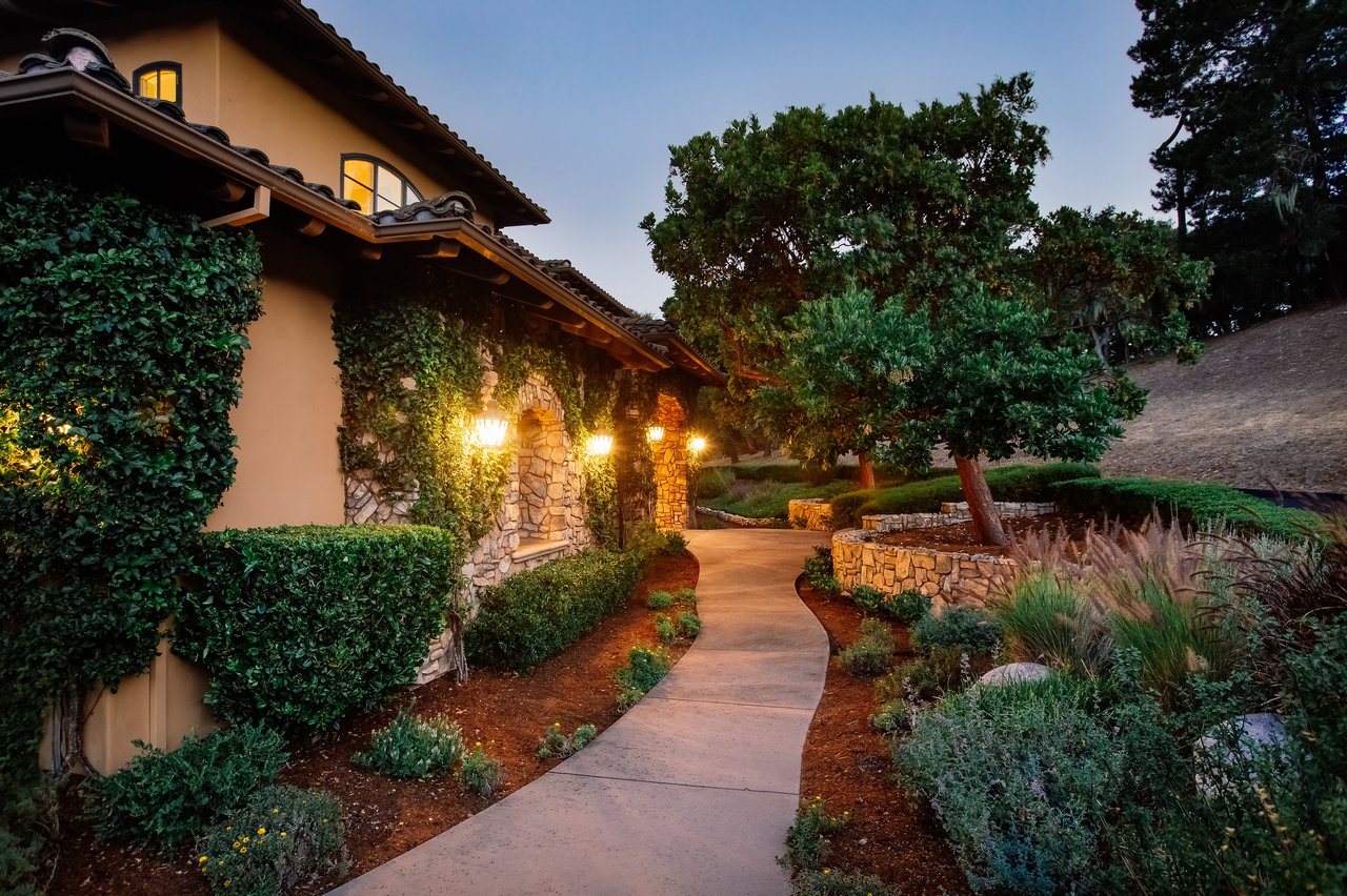 7410 Alturas Court, Monterey
