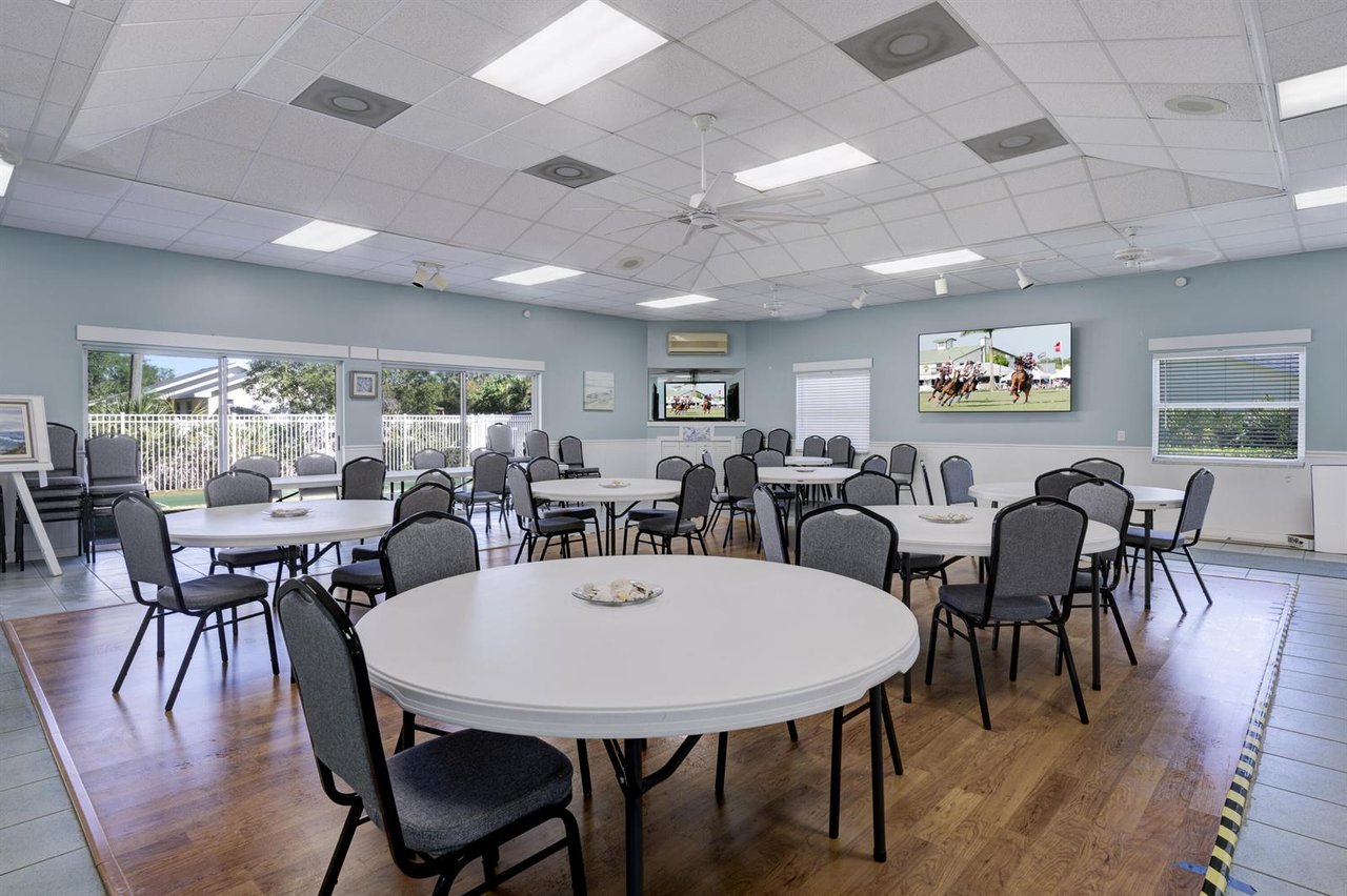 10976 SE Sea Pines Circle