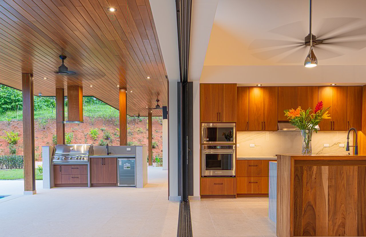 3 Bedroom Luxury Modern Tropical Home in Dominical