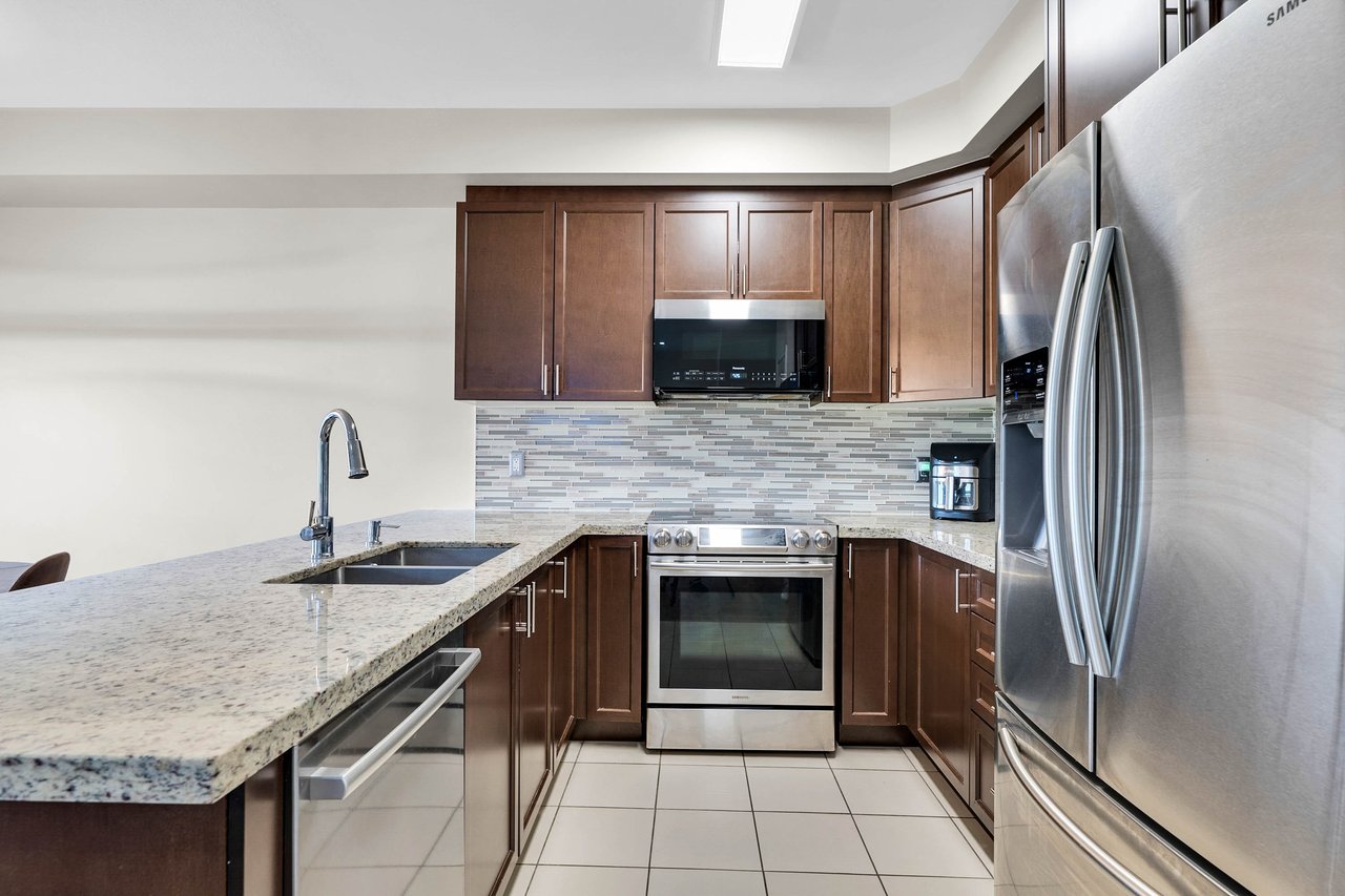 73 Medici Lane Unit: 5