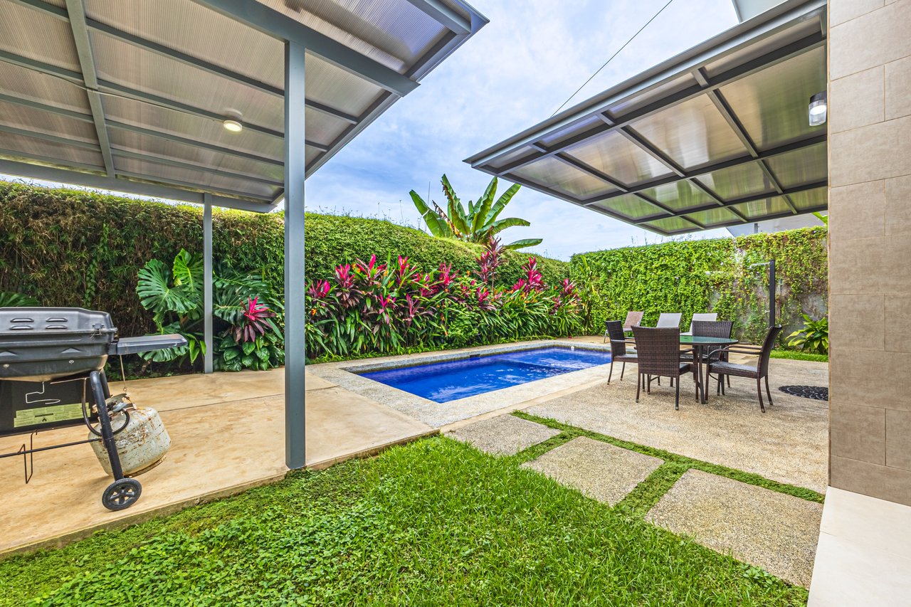 Uvita Home in Jardines del Sol with Private Pool and Dual Suites