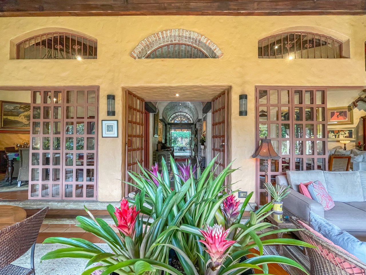 Fully Furnished Luxury Home