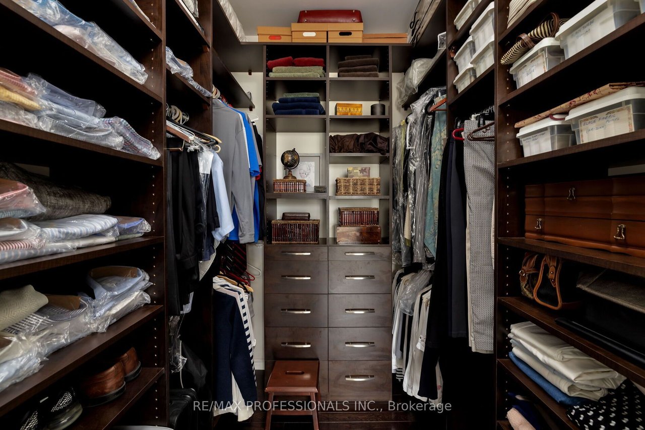 LOWER PENTHOUSE LUXURY 