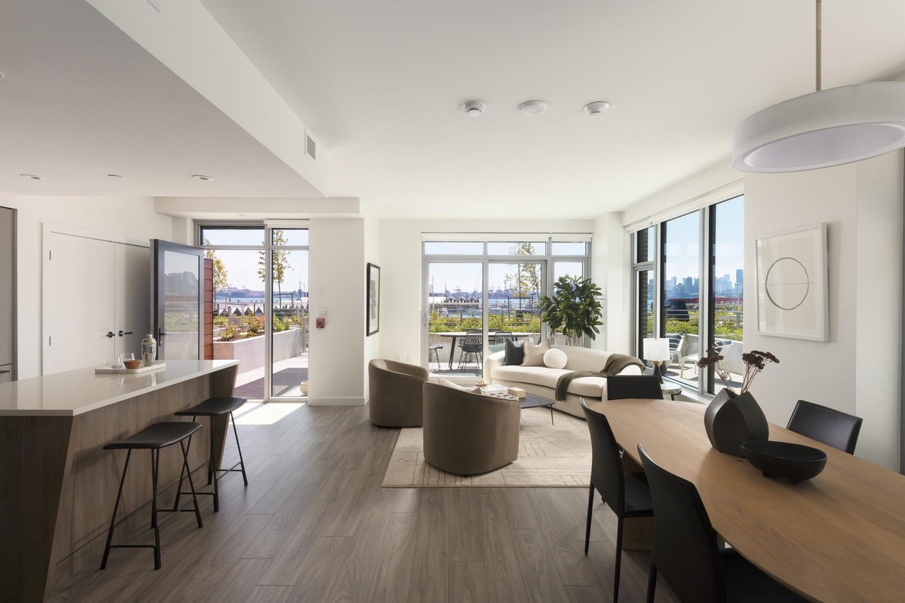 TH112-755 Harbourside Drive
