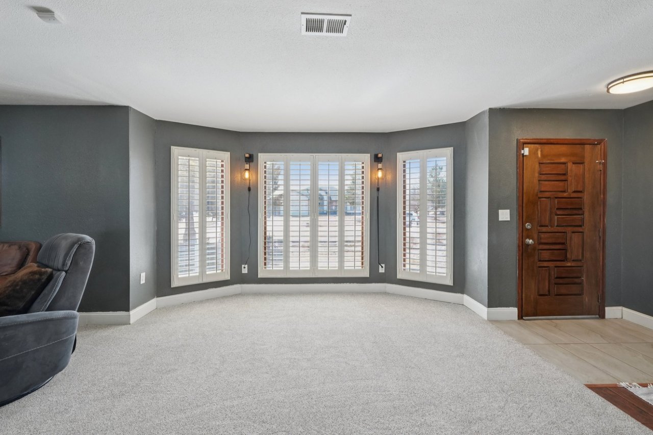 1003 W Camino Al Cielo Dr