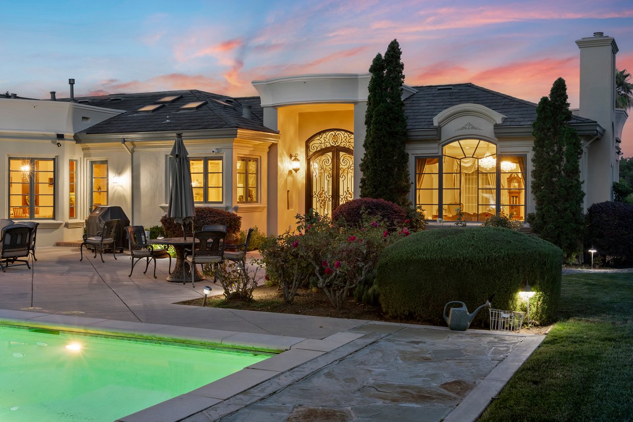 12445 Hilltop DR