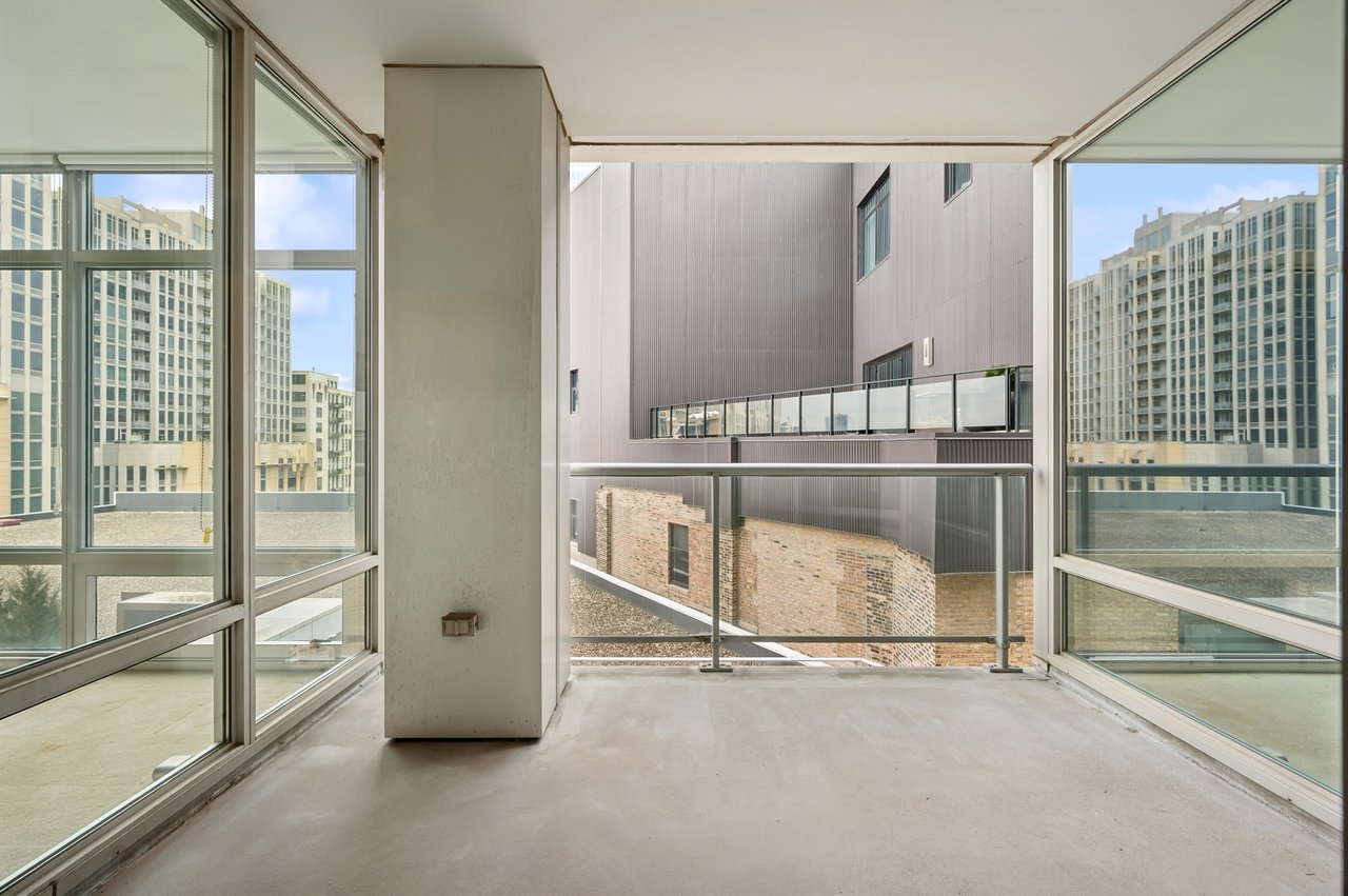 510 W Erie St Unit 604