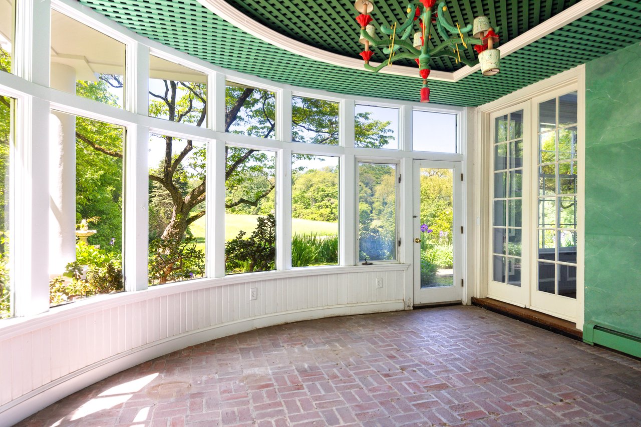 77 Sargent Crossway
