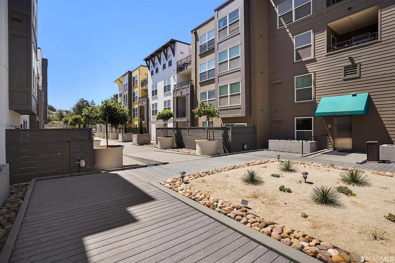 8300 Oceanview Ter, #406