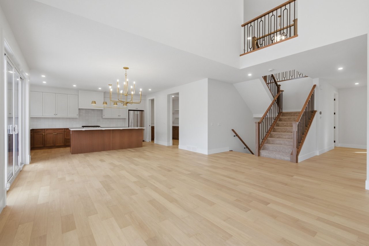 378 Bessborough Drive SW