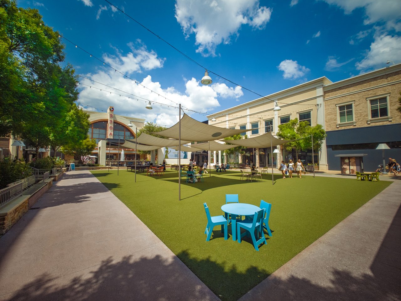 2700 Laurelwood Lane