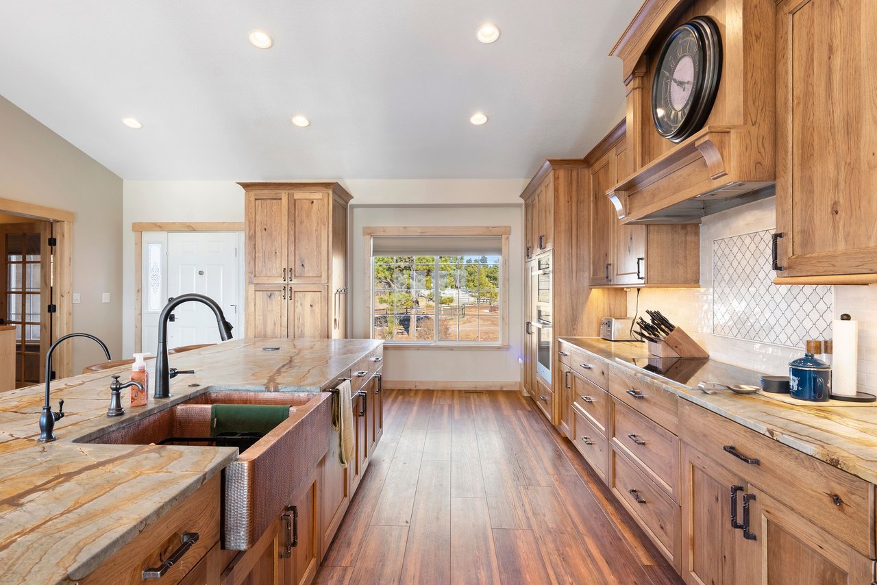 4255 Arrowhead Drive