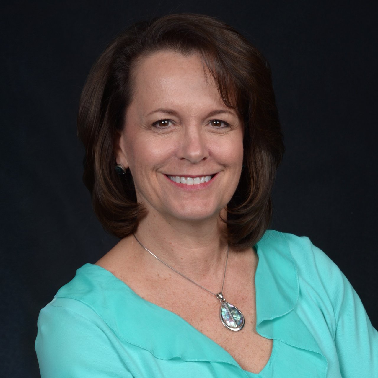 Christine Champlin Fenton, MI Real Estate Agent Headshot