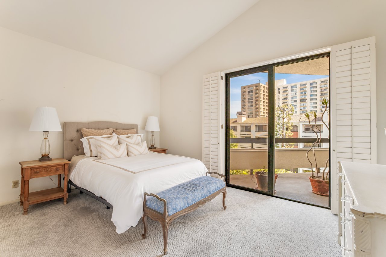 2131 Century Park Ln Unit: 402