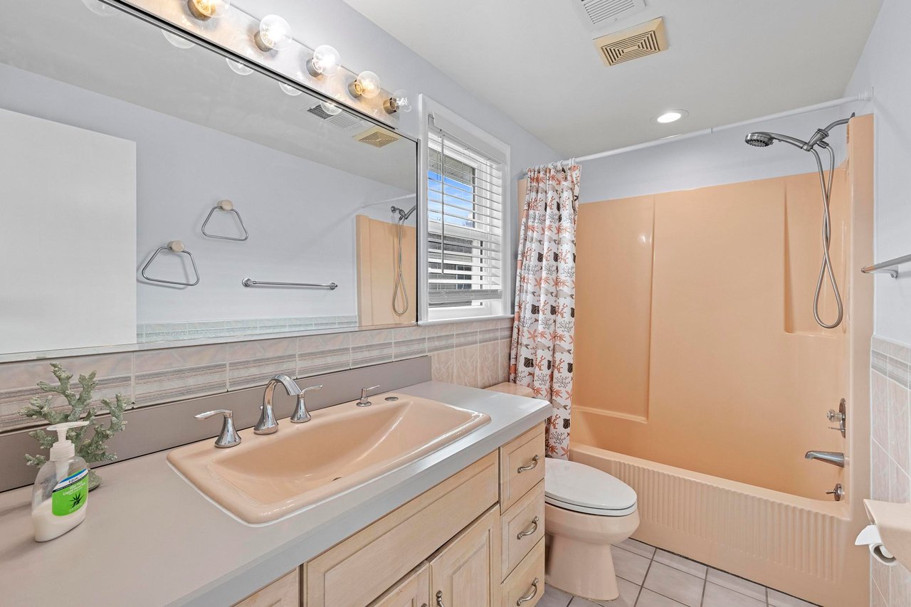 229 Merivale Ave. (1st and 2nd floor), Beach Haven