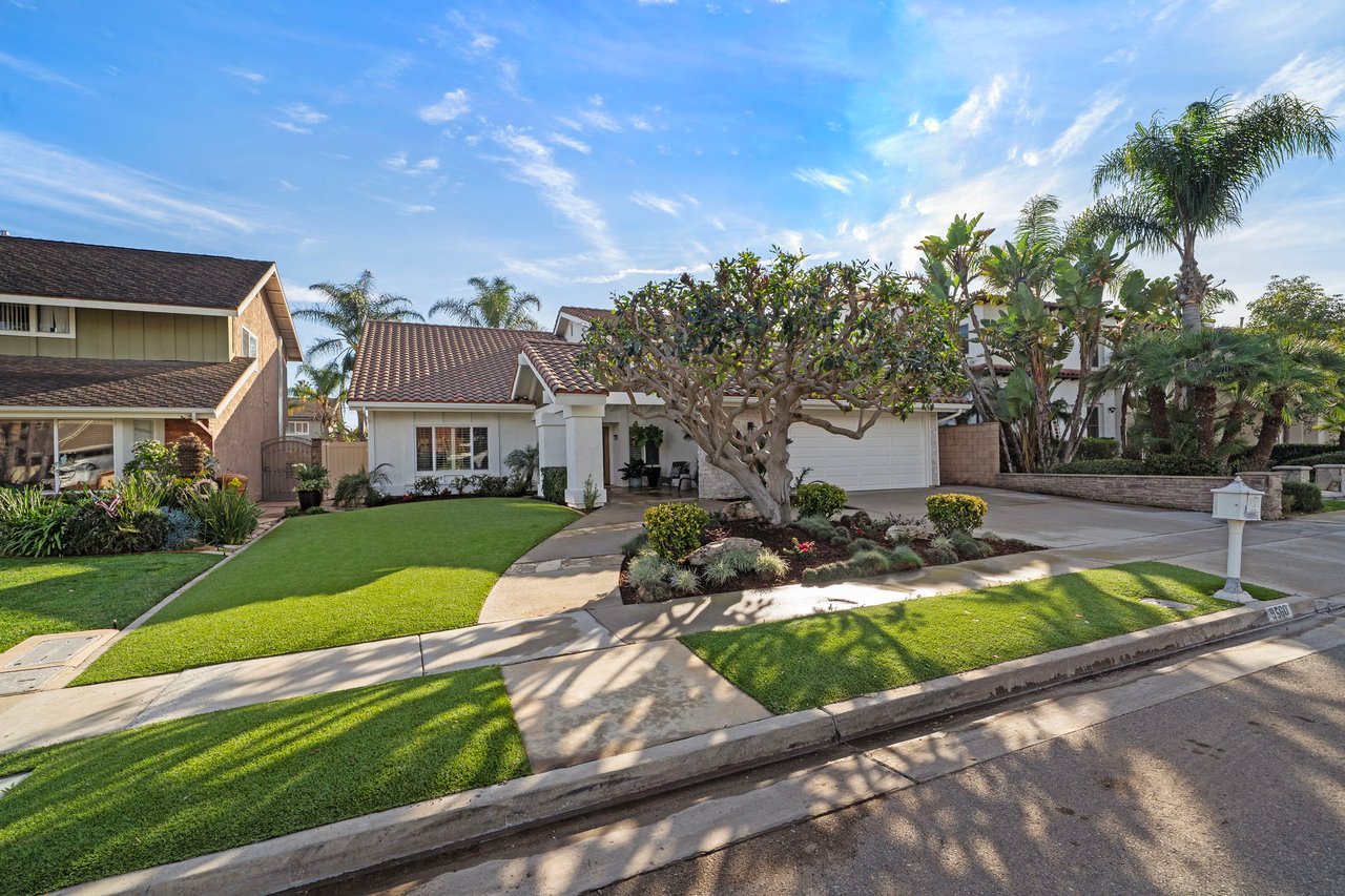 9560 La Amapola Avenue