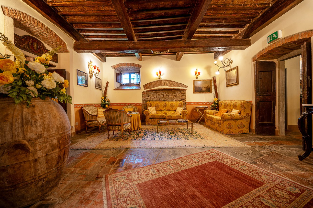 VILLA MECENATE