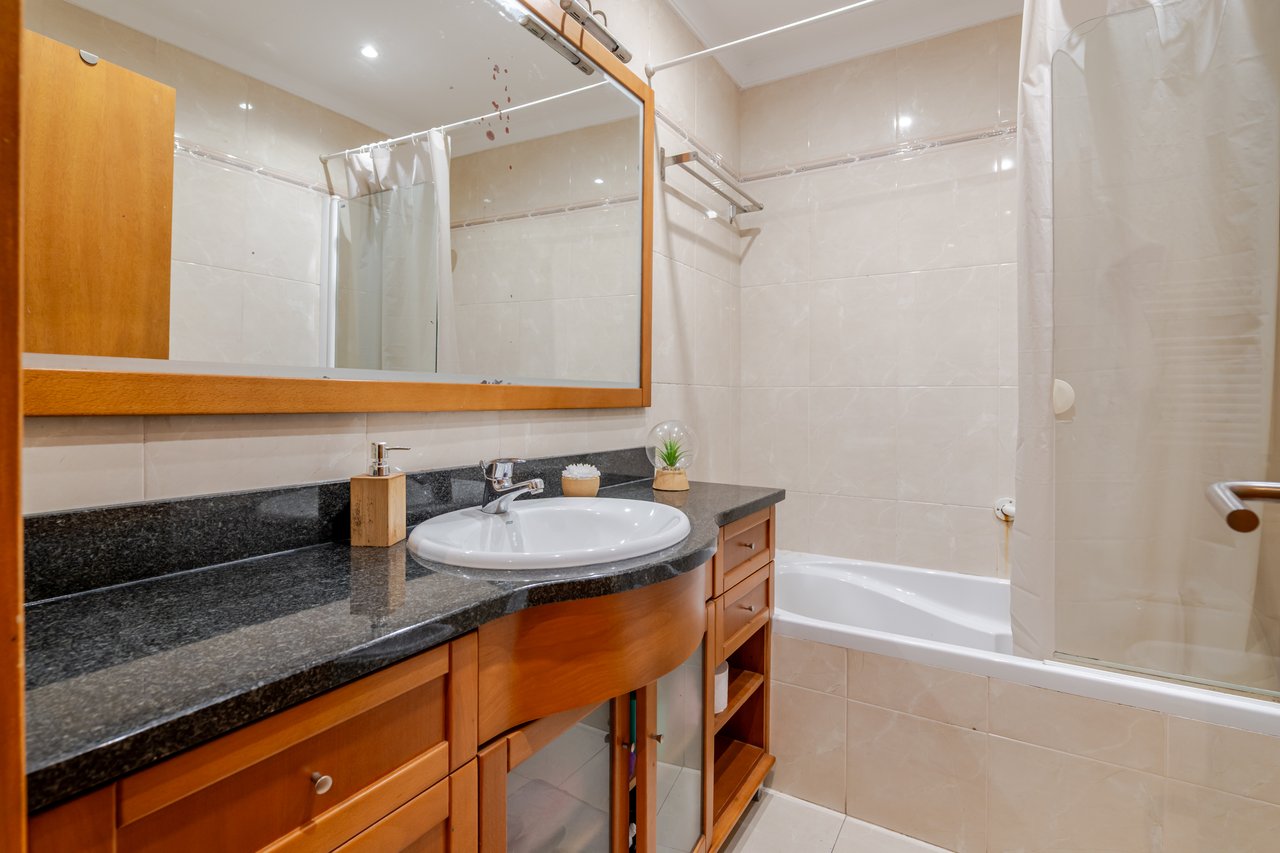 Luxury Four-bedroom Villa in Porto