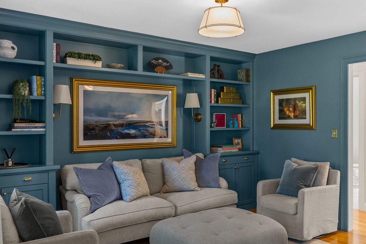 11 Lisa Ln Pembroke, MA 02359