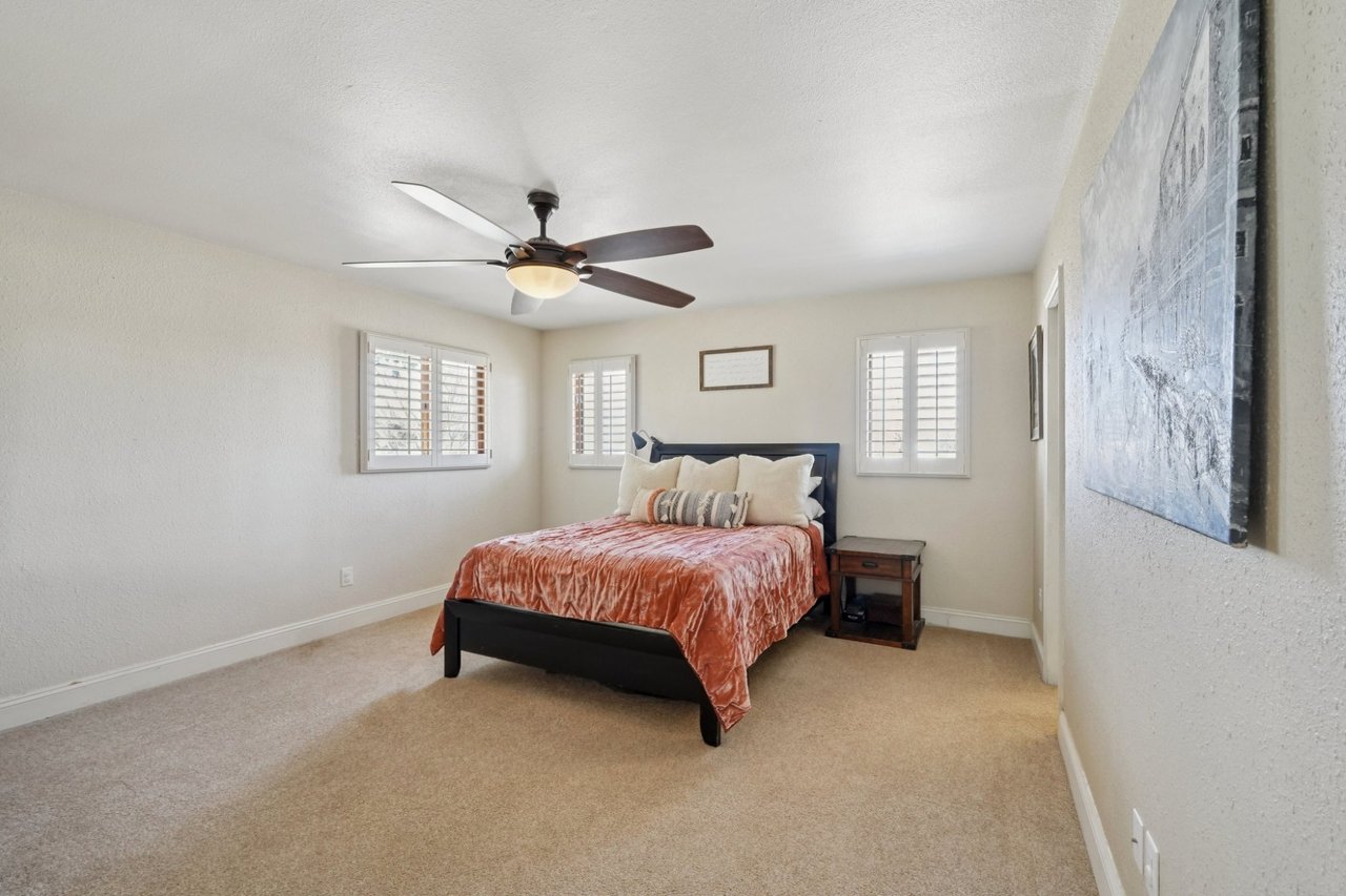 1003 W Camino Al Cielo Dr