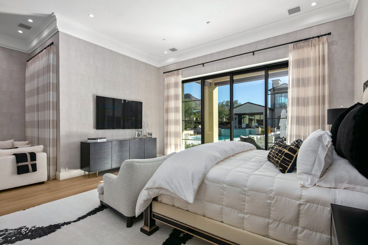 10927 E Windgate Pass Drive, 1519