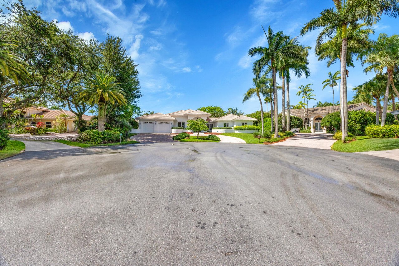 Palmetto Bay Perfection: Spacious, Serene, Stunning
