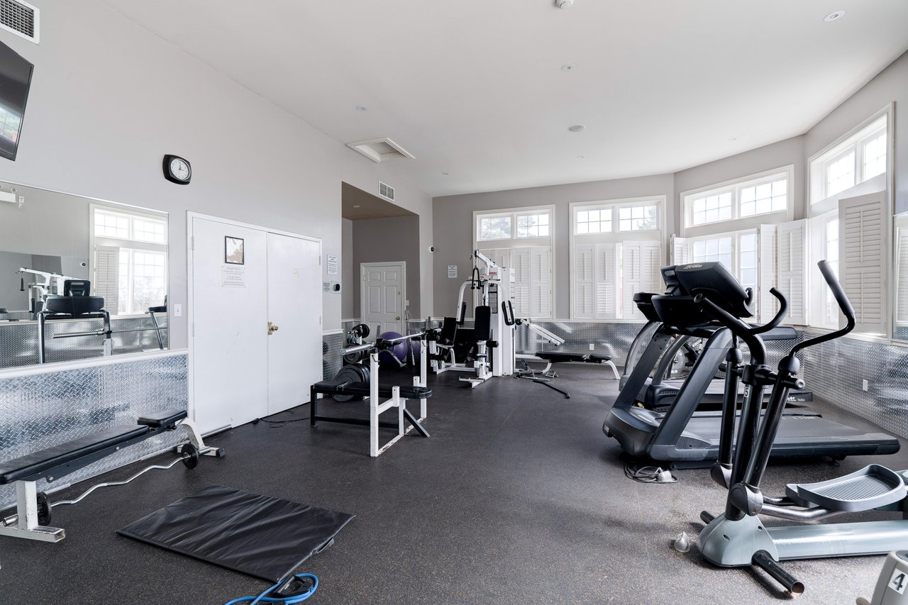 1460 Bishops Gate, Suite 212