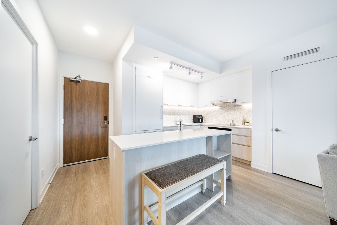 8188 Yonge Street, 235