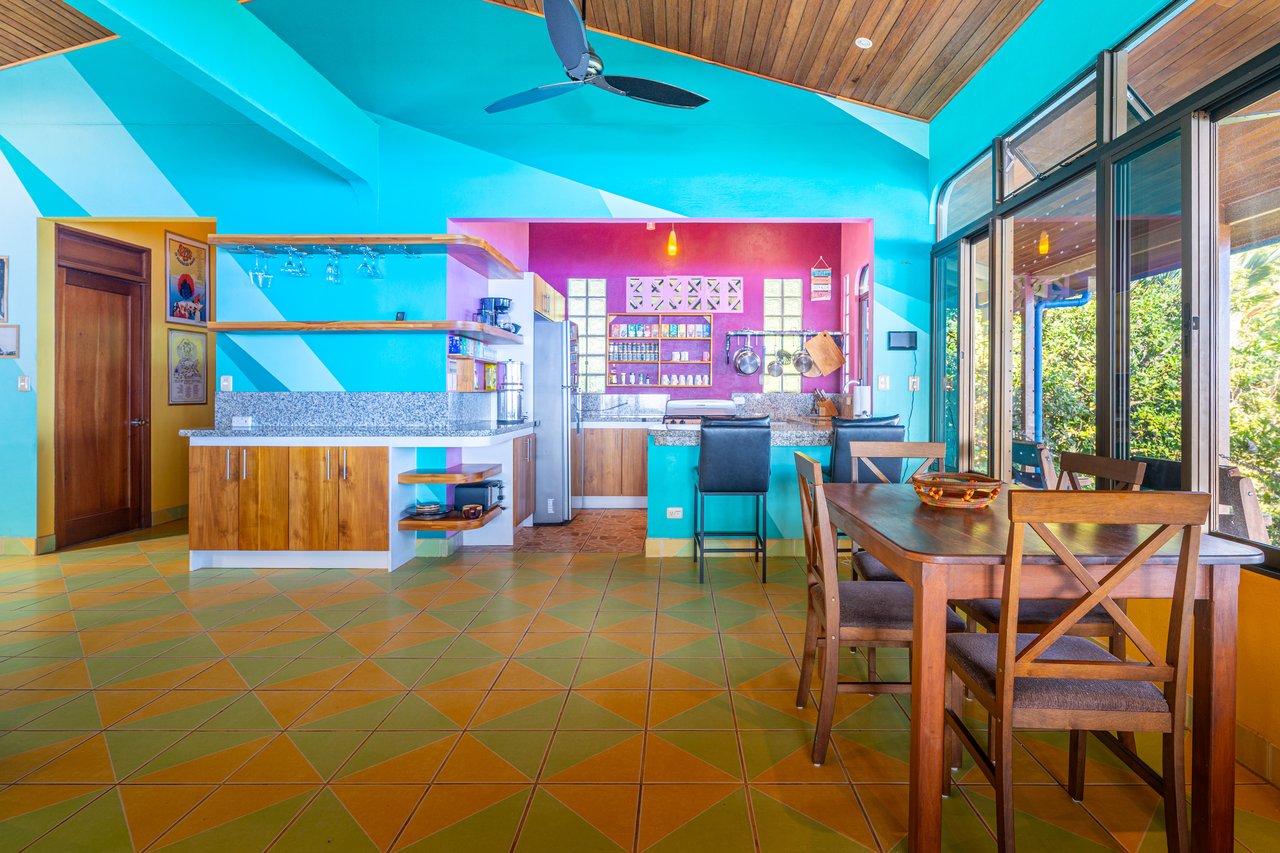 Casa Vista Harmonia, Legendary Ocean Views and Sustainable Living!