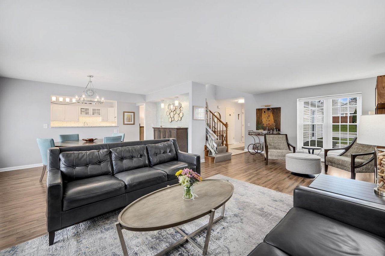 1808 Courtenay Drive, Wheaton IL – Adare Farms Townhome Near Parks, Trails, and Top Schools