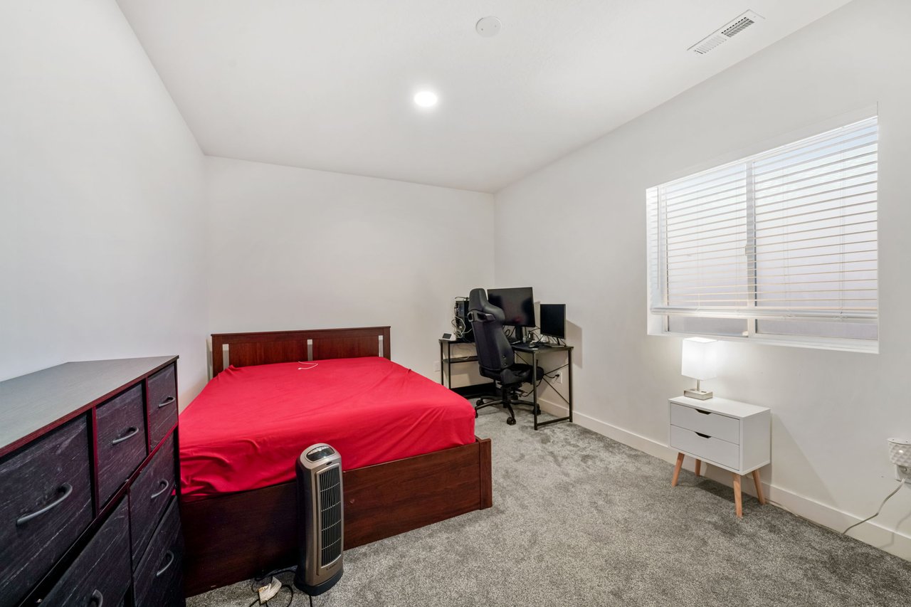 4696 W Camellia N