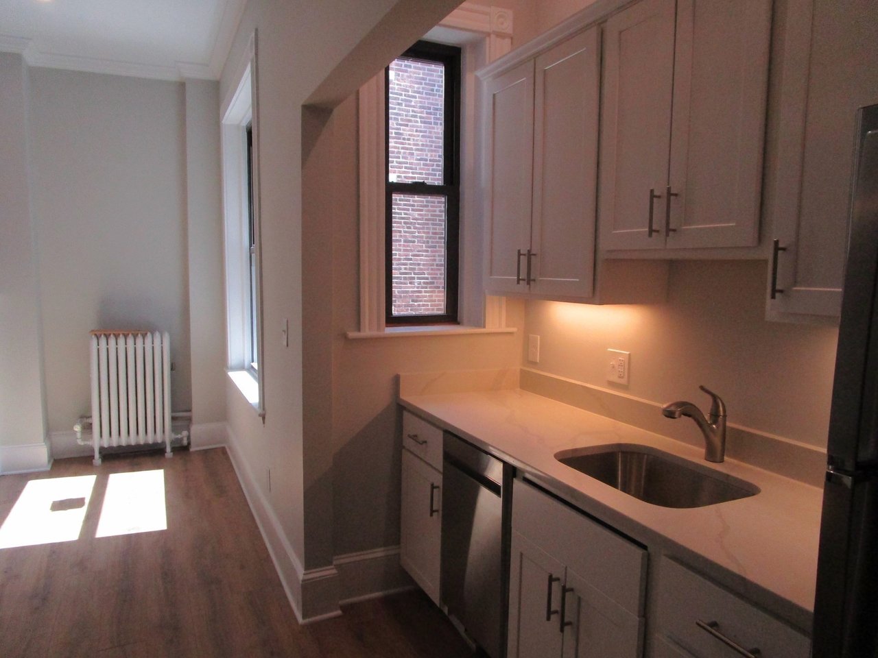 24 Peterborough St #12