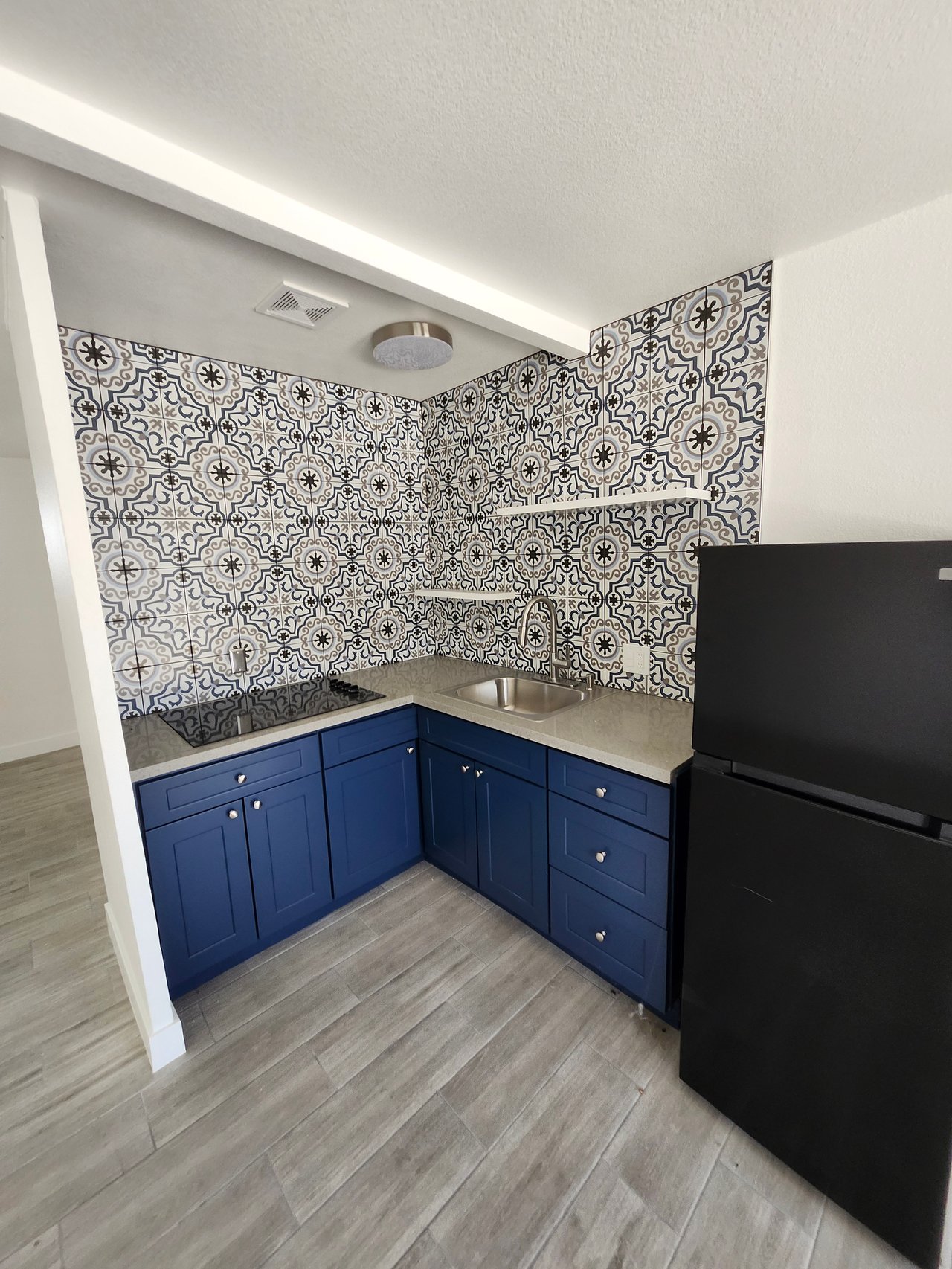 119 West New York Avenue #2
