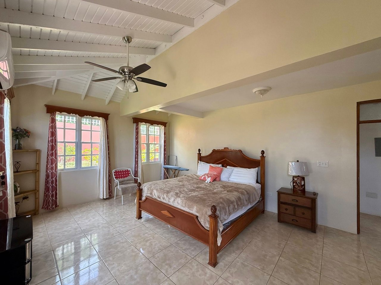1073 Fort Hill 2 Bedroom Apartment