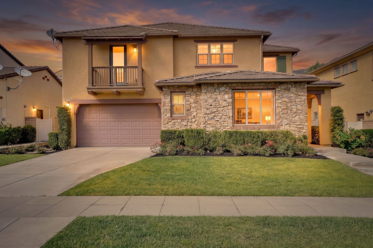 885 E Manresa
