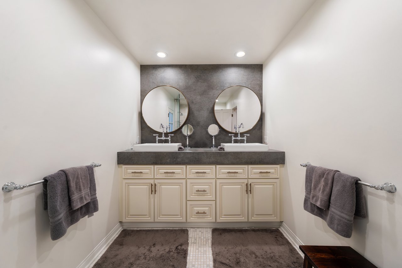 13109 Valley Vista Blvd, Studio City