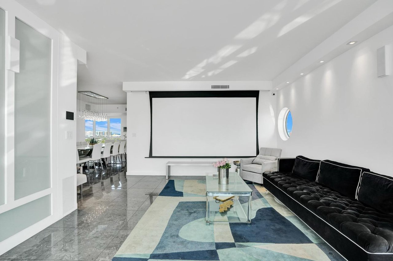 520 WEST AVE #1101