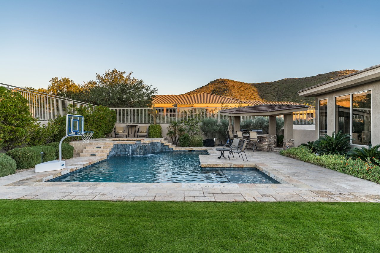 11368 E WINCHCOMB Drive