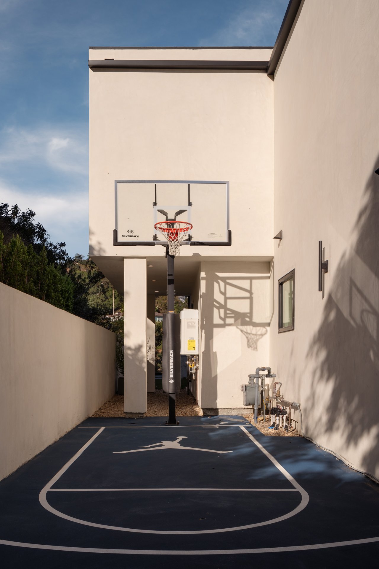 quintessential Hollywood Hills