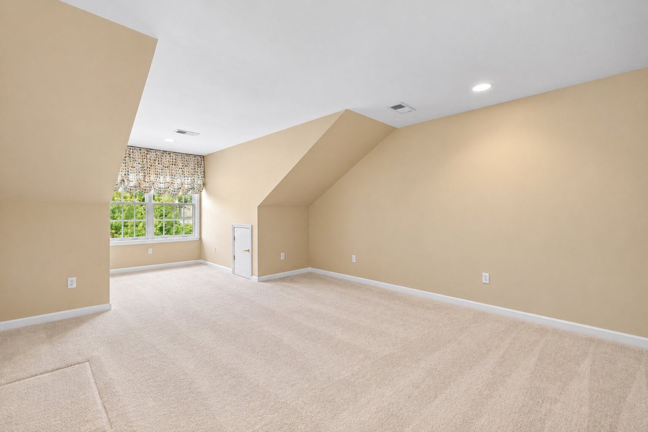 6 Melrose Ln