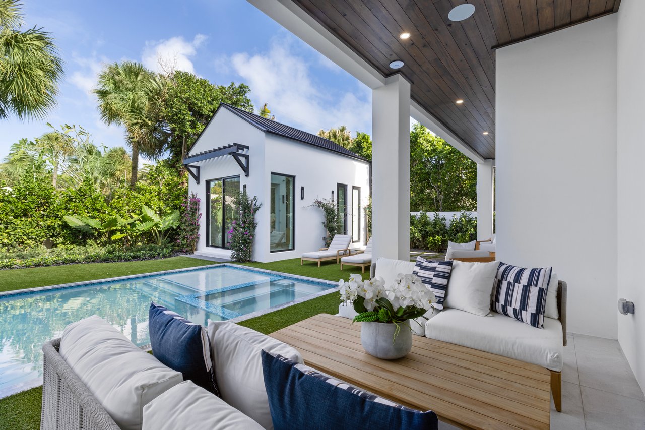 Murray Rd in Soso With Beautiful Water & Island Views