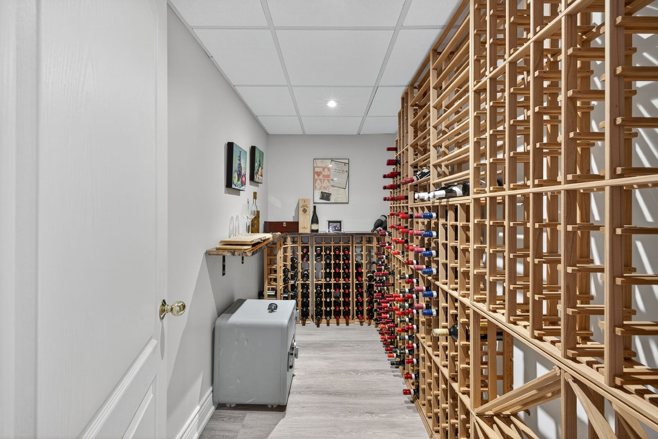 6 Falling Leaf Crt, Aurora