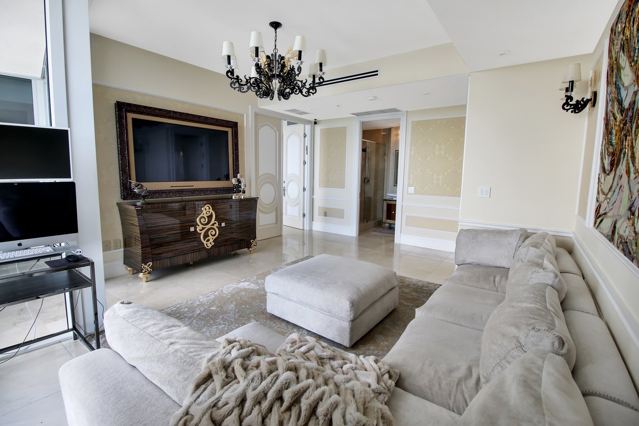 18101 Collins Ave #1109