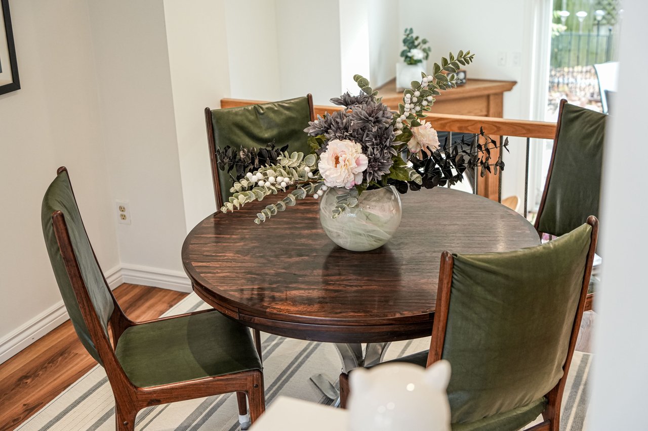 155 Woodbine Ave #5, Toronto